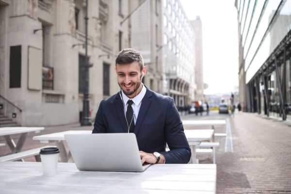 Déconnexion difficile : entrepreneurs en vacances et travail