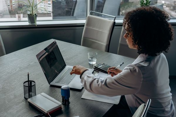 Les avantages de travailler avec un cabinet d'expert-comptable : découvrez l'essentiel